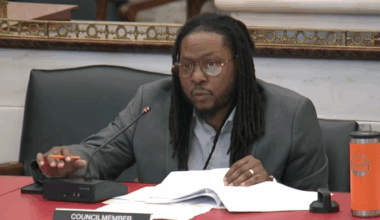 Councilmember holds City Hall bike lane bill, alarming cycling advocates