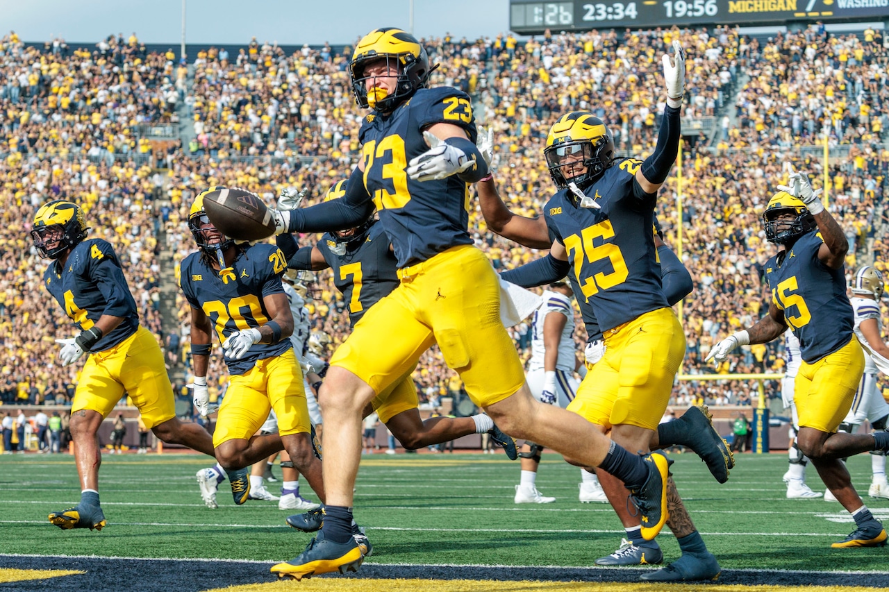 Michigan football hosts Washington