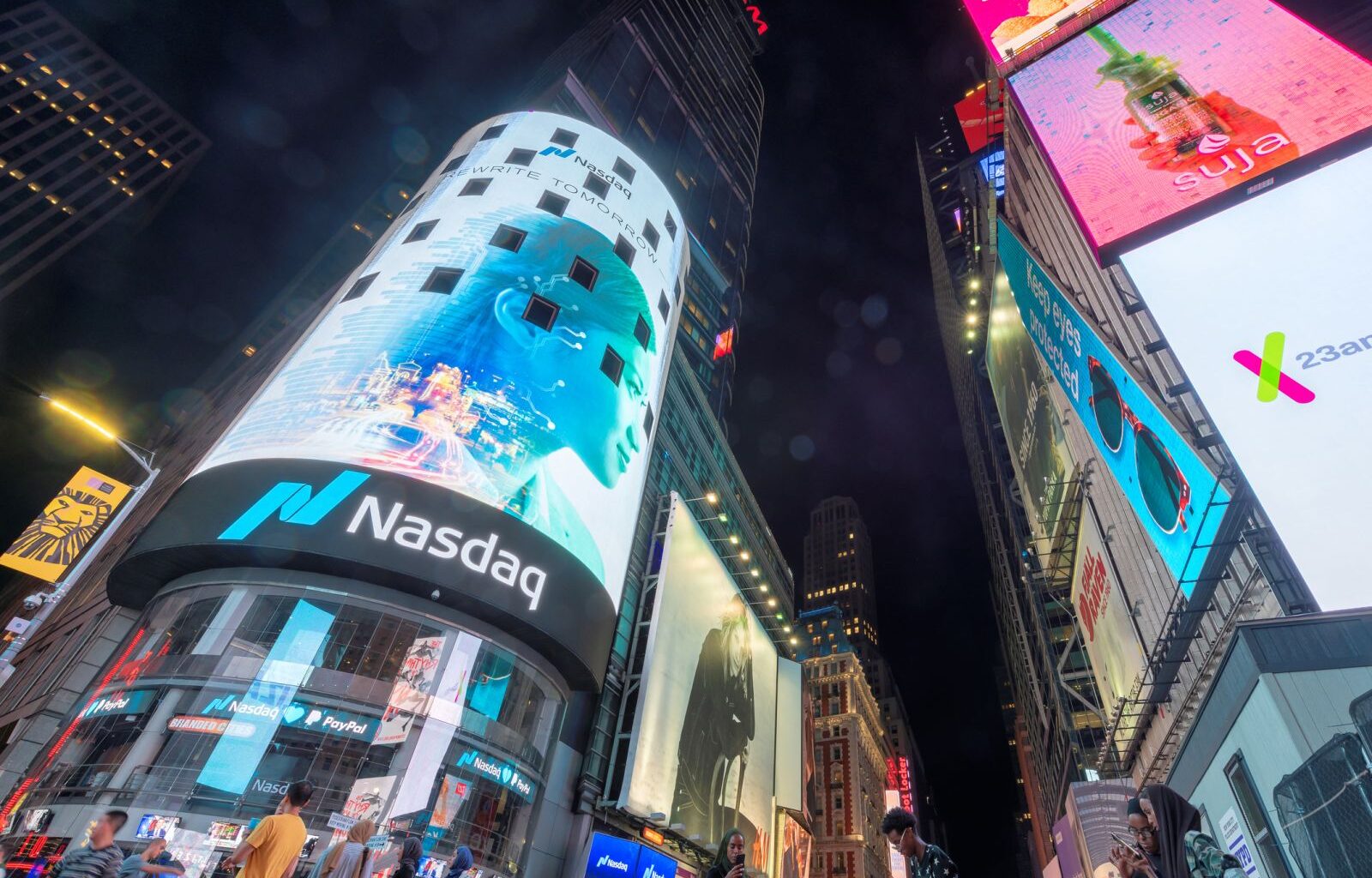 Stocks Settle Mostly Higher as AI Frenzy Boosts Chipmakers