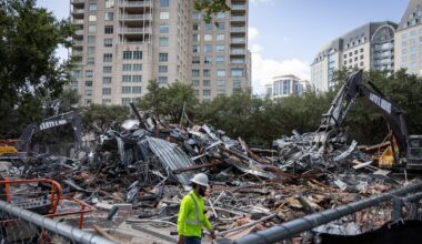 Longtime Dallas bar bulldozed at prime Uptown intersection