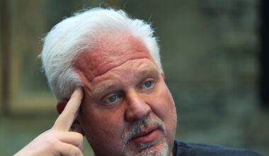 Glenn Beck announces AI library of his huge historical collection – Deseret News