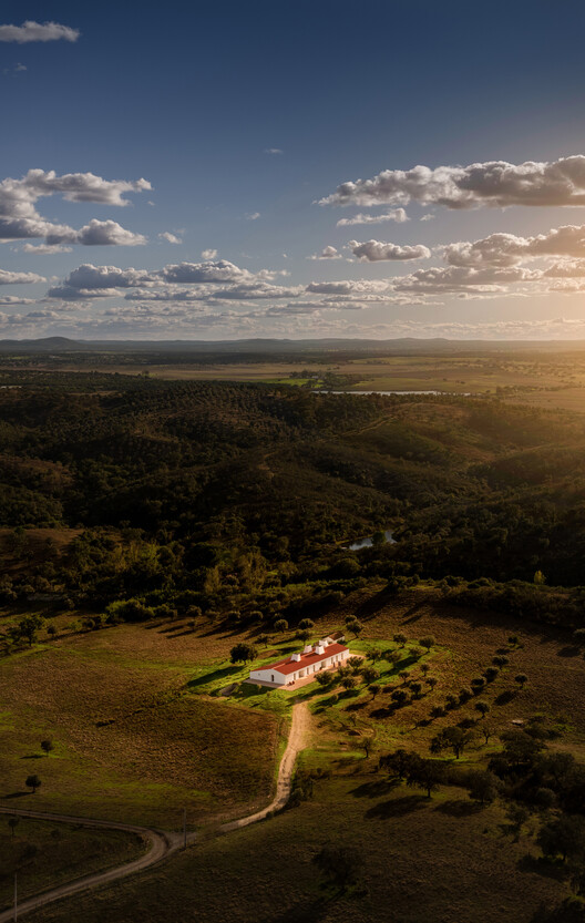 Monte Alvo House / NOZ Arquitectura - Image 6 of 23