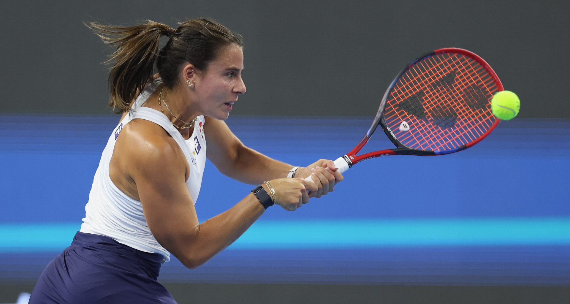 Navarro blanks Swiatek in final set to move on in Beijing