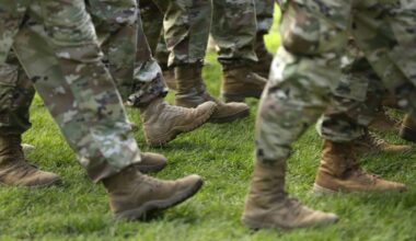 Can DoD use private funds to pay troops during shutdown?