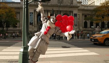 Pennywise haunts New York City ahead of HBO’s ‘Welcome to Derry’ – NBC New York