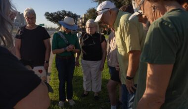 After fatal shooting at Dallas ICE office, faith leaders resume weekly prayer vigil