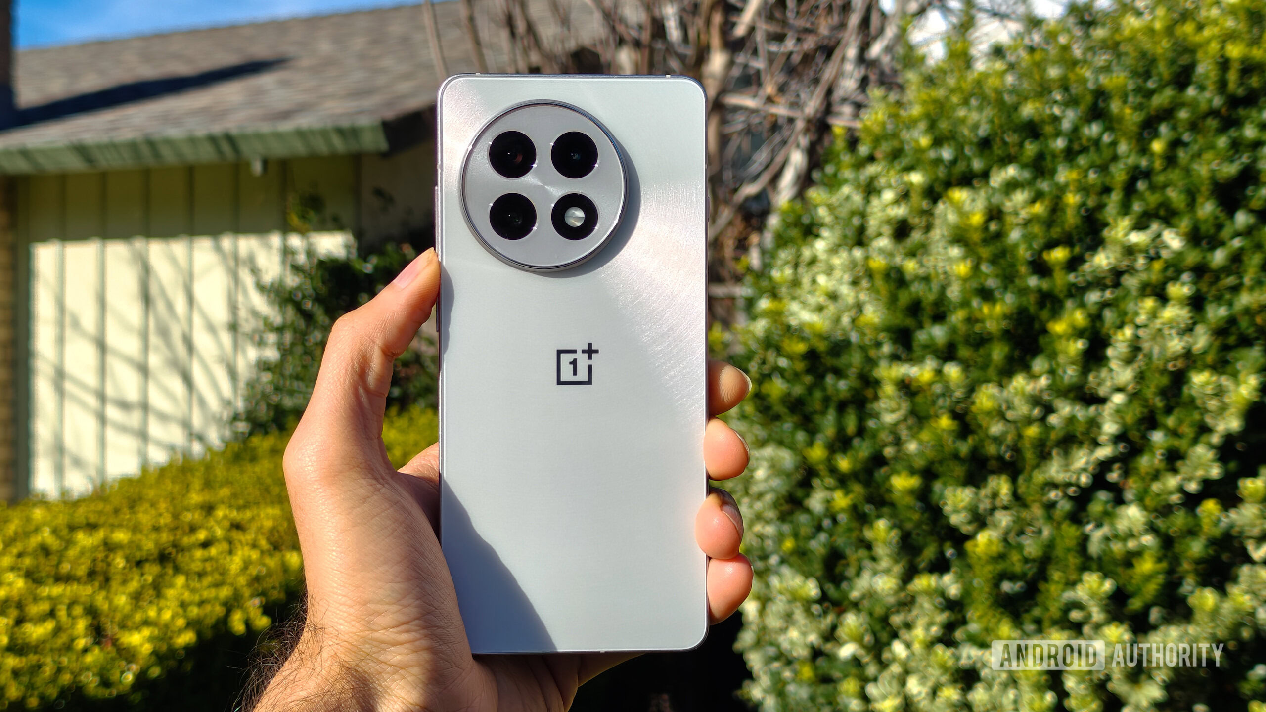 OnePlus 13R review image back design hero OnePlus 13R review image back design hero