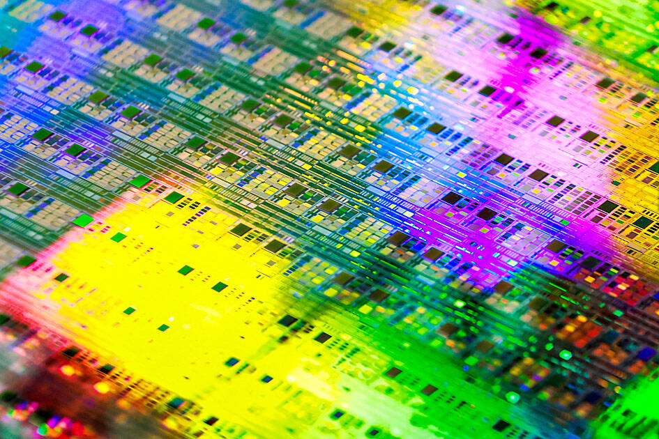 Trump mulling chip ratio tariff: source