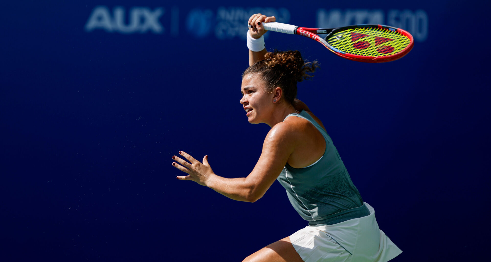 Paolini to face Rybakina in Ningbo semis with WTA Finals spot at stake