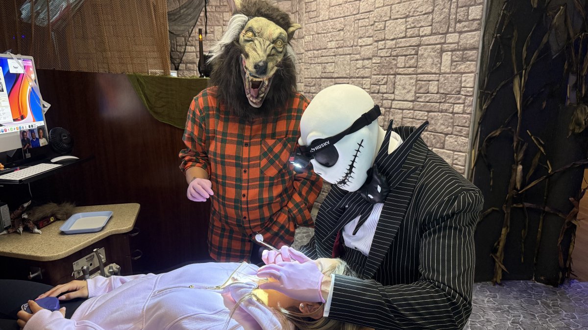 Dentist turns office into ‘Nightmare Before Christmas’ experience – NBC New York
