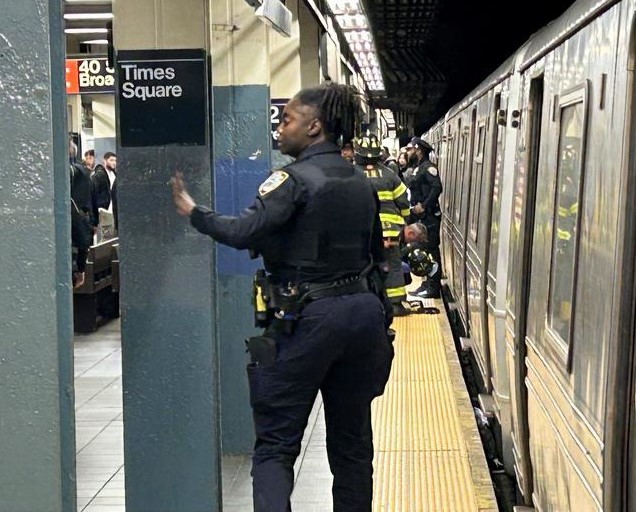 Man killed by Q train at Times Square-42nd St. subway station