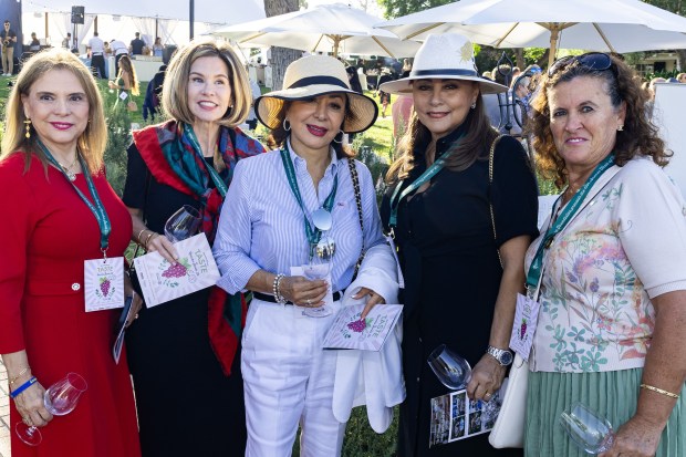 Maryzella Juarez-Uribe, Tina Jenkins, Ana Maria Fernandez, Luz Wilson, Maria...