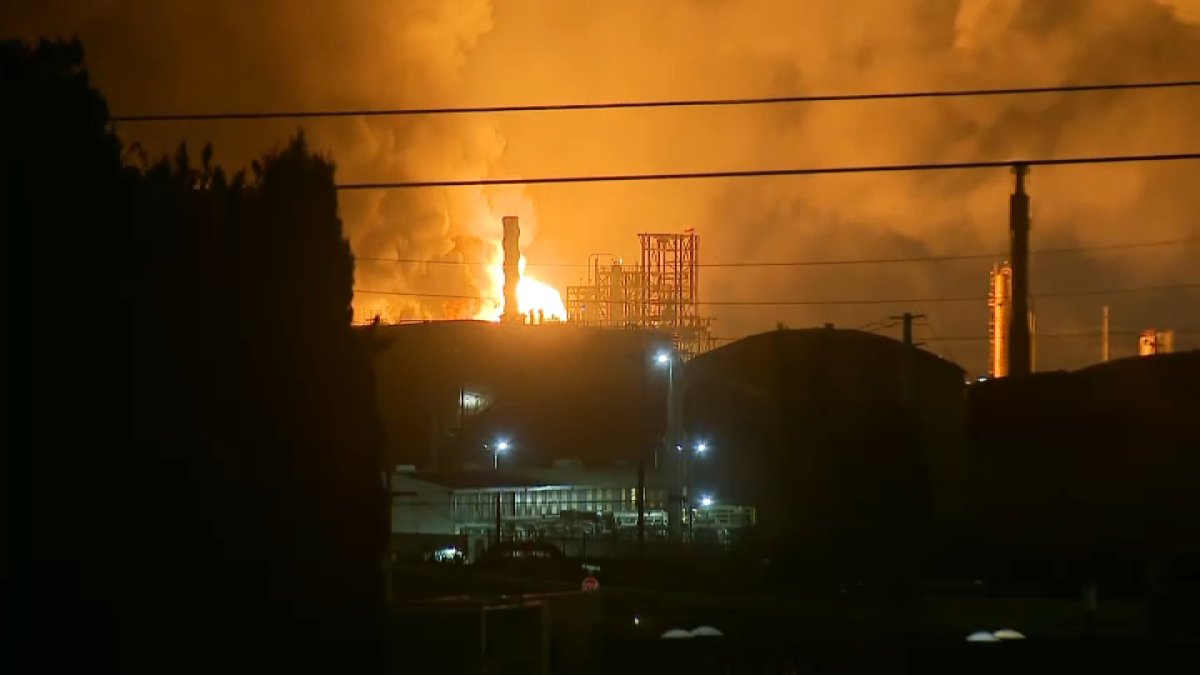 Large fire burns at refinery in El Segundo – NBC Los Angeles