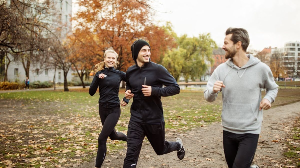 How to exercise outdoors when it’s cold, dark and you’d rather stay in bed