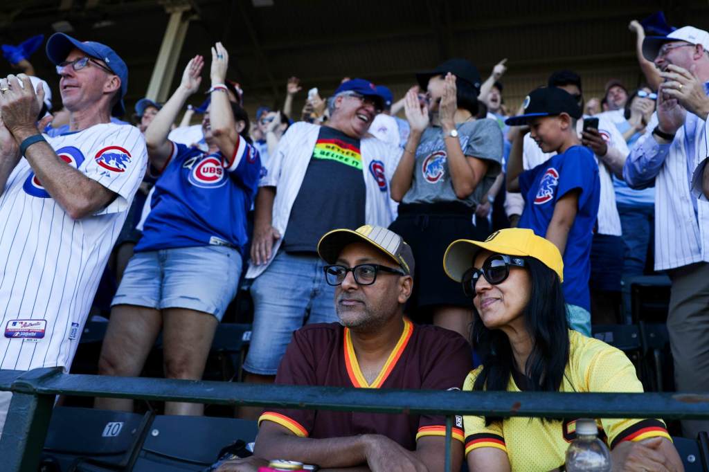 Visiting fans relish Wrigley Field, Eddie Vedder shows true colors