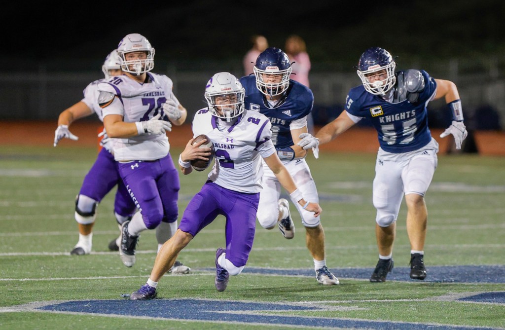Fourth-quarter TD run pushes Carlsbad past San Marcos