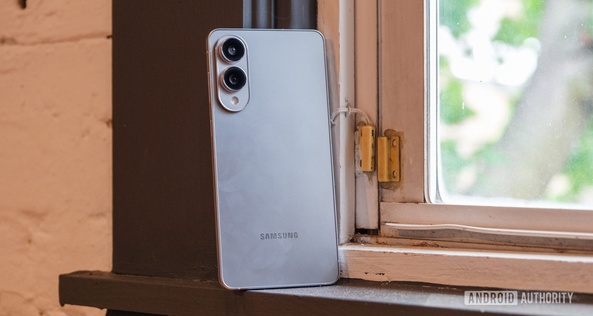 Samsung Galaxy S25 Edge camera hero