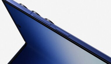 Samsung patents self-healing screen tech for foldable phones