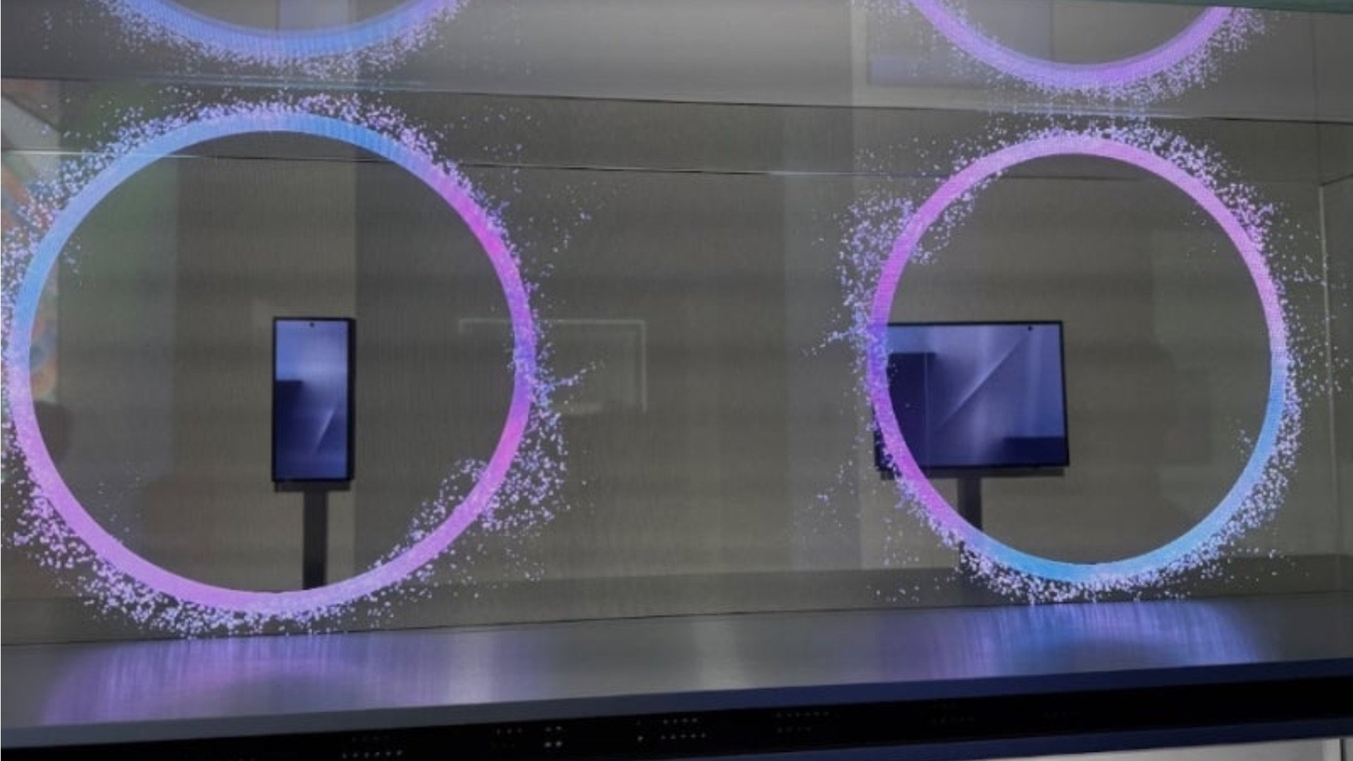 samsung galaxy z trifold folded unfolded