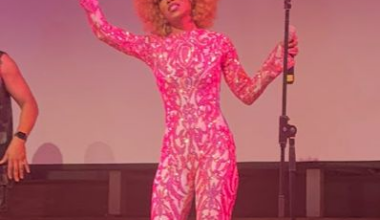 R&B Singer Dondria Shines at Dallas Back to Love Tour