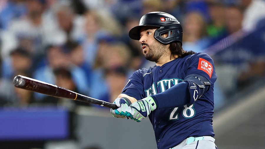 Seattle Mariners Eugenio Suarez single ALCS Toronto Blue Jays 2025...