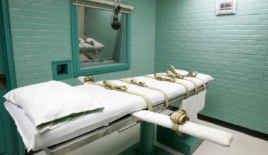 The state of Texas execution chamber in Huntsville, Texas, is pictured on May 27, 2008. (AP Photo/Pat Sullivan, File)