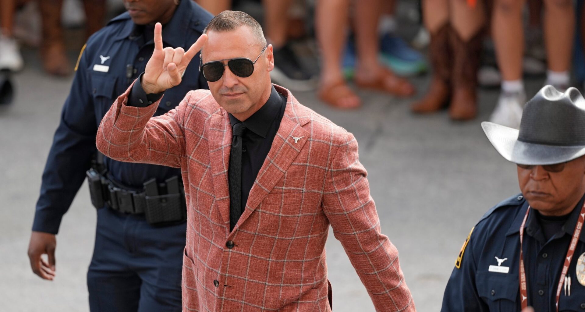 Trey Wingo bothered by reporter promoting their reporting