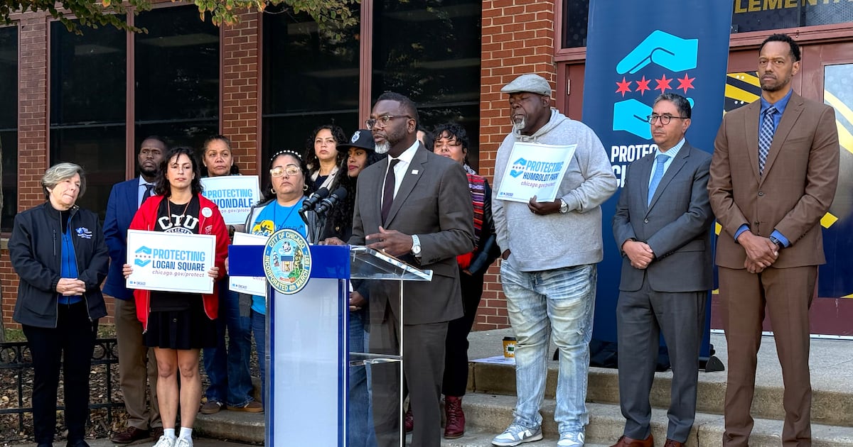 Amid ICE enforcement, a push for Chicago schools’ non-citizen advisory board