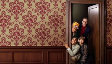 Dallas Theater Center’s ‘Noises Off’ is pure comedy of pantomimed flubs, foul-ups