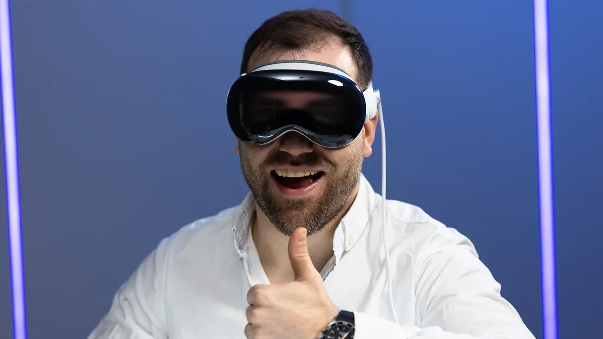 VR is dead! And even Apple and Samsung can't save it