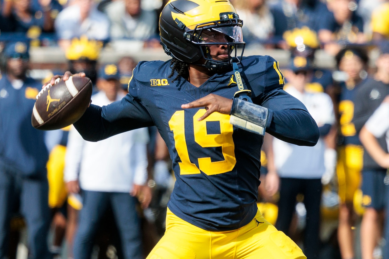 Michigan football hosts Washington