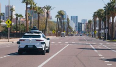 Waymo and DoorDash are partnering to deliver groceries and meal orders across metro Phoenix. (Waymo...