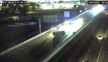2 injured in rollover crash on I-17 in south Phoenix