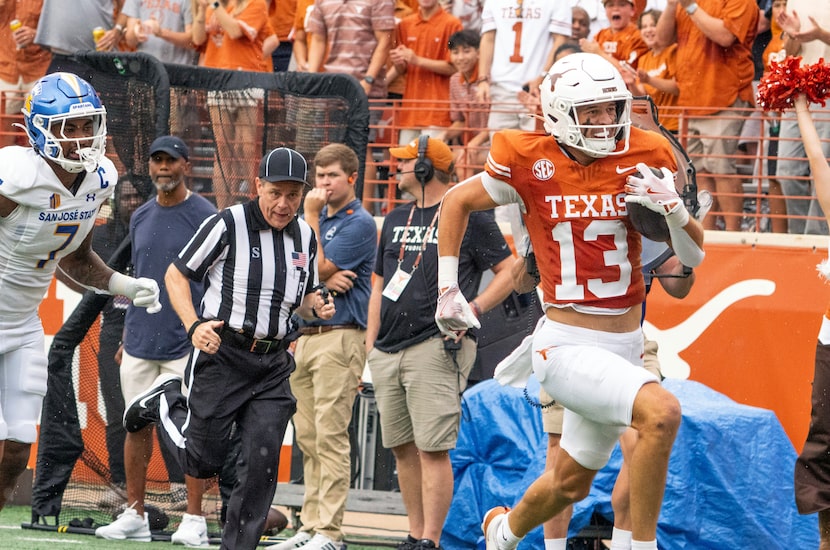 Texas receiver Parker Livingston (13) outruns San Jose State defensive back Jalen...
