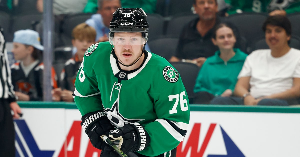 Dallas Stars sign Adam Erne to two-way deal, make additional roster moves