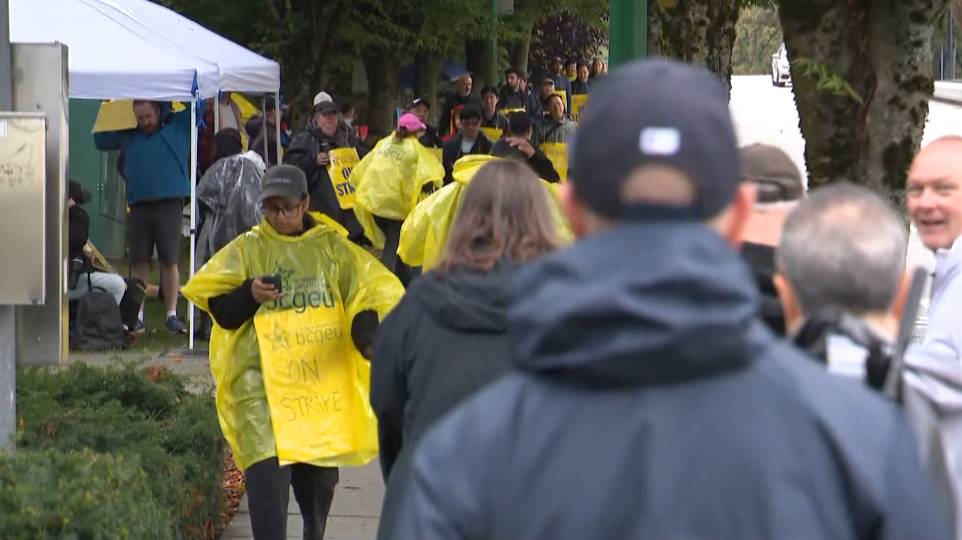 Click to play video: 'BCGEU heads to mediation in 7th week of strike action'