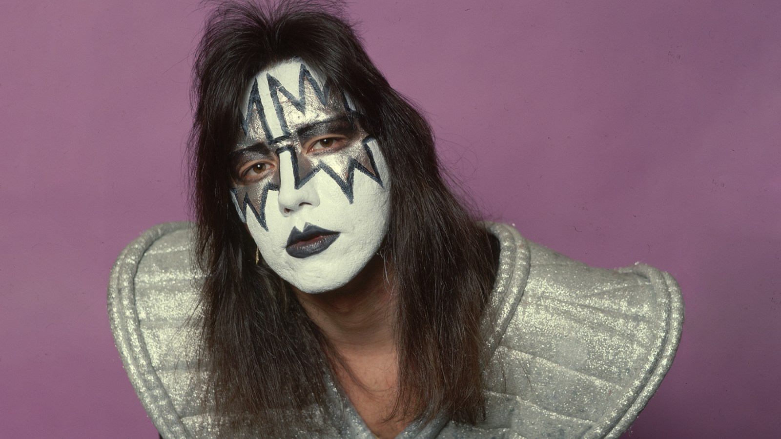 Kiss Guitarist Ace Frehley Dead at 74