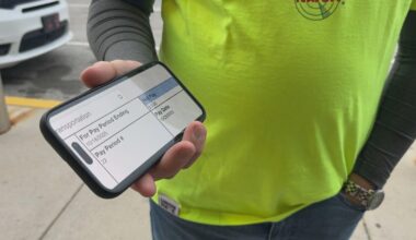 Philadelphia International Airport air traffic controllers receive first $0 paychecks amid government shutdown