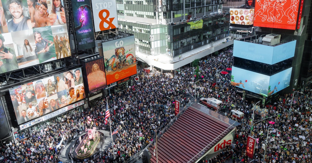 "No Kings" protest in New York City draws crowd to Times Square for Manhattan march