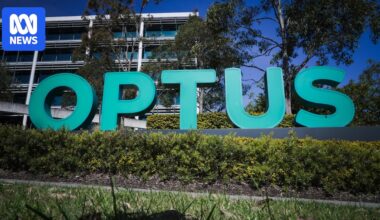 Federal politics live: Email detailing Optus triple-0 outage sent to wrong government mailbox