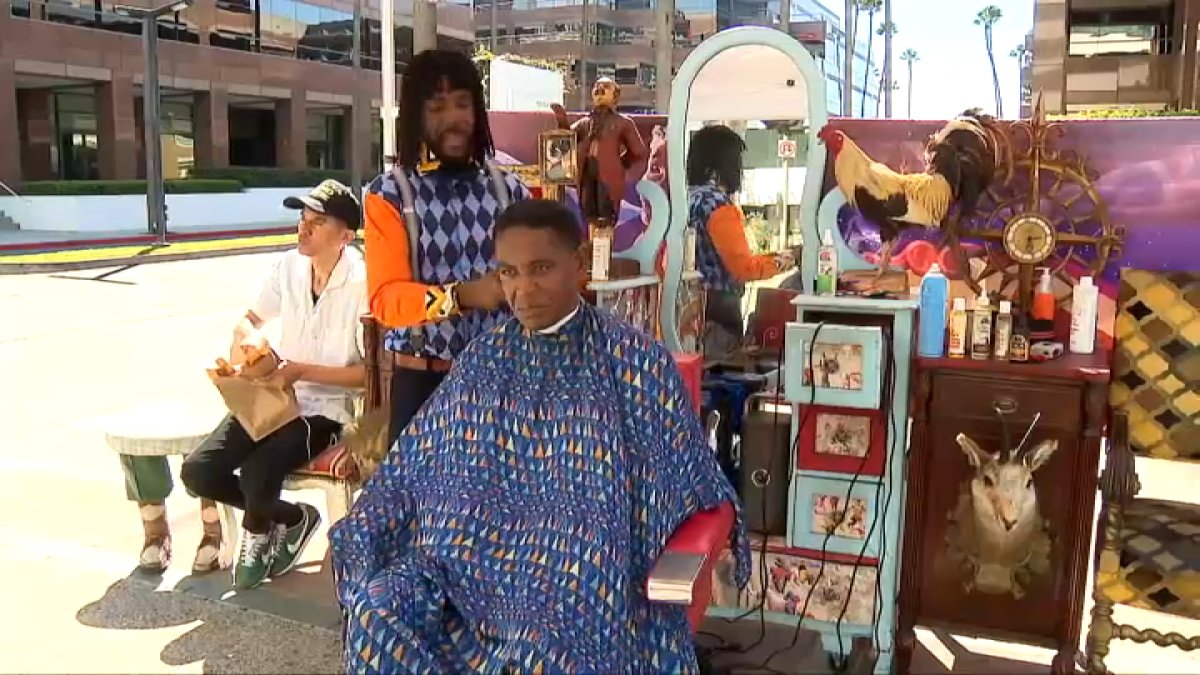 Barber blends haircuts and community on a stretch of Miracle Mile – NBC Los Angeles