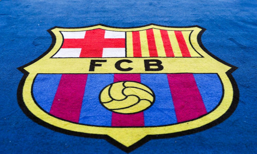 BARCELONA, SPAIN - MAY 01: The Barcelona club crest during the UEFA Champions League Semi Final first leg match between Barcelona and Liverpool at the Nou Camp on May 01, 2019 in Barcelona, Spain. (Photo by Catherine Ivill/Getty Images)