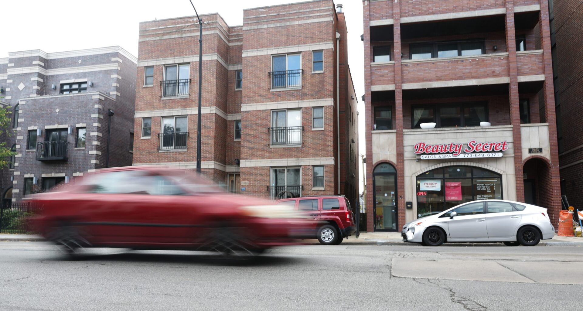 WGN Staffer Detained By Border Patrol Agents In Lincoln Square, Neighbors Say