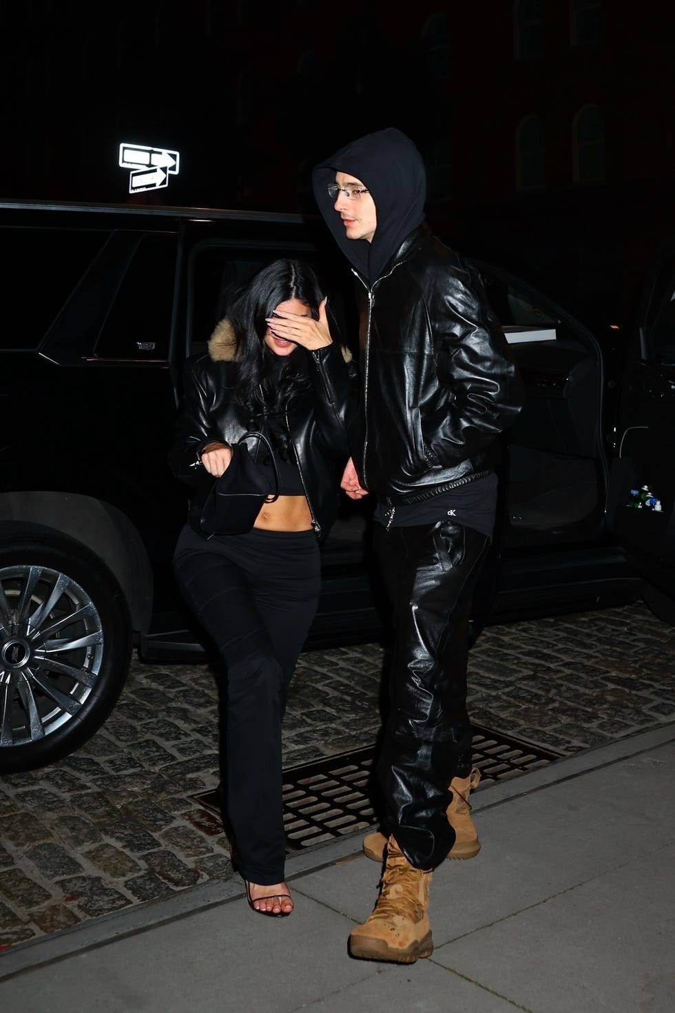 *premium exclusive* new york, ny **web embargo until october 8th, 2025 @ 12 pm et** kylie jenner and timothée chalamet were spotted leaving the waverly inn in new york city, heading to the marty supreme premiere afterparty. kylie jenner and timothée chalamet were seen in public for the first time since reportedly being spotted together last month in budapest, after rumors of a breakup began to swirl. pictured: kylie jenner timothee chalamet backgrid usa 6 october 2025 usa: +1 310 798 9111 / usasales@backgrid.com uk: +44 208 344 2007 / uksales@backgrid.com *uk clients pictures containing children please pixelate face prior to publication*