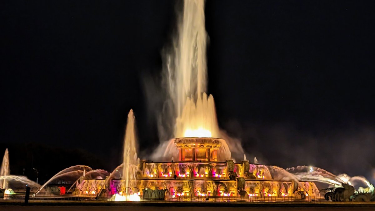 Buckingham Fountain display closes for winter on Halloween night – NBC Chicago