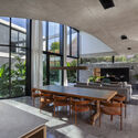 © Alejandro Peral Oval House  / Jorgelina Tortorici & Asociados + Nicolás Lanza - Interior Photography, Dining room, Table, Chair