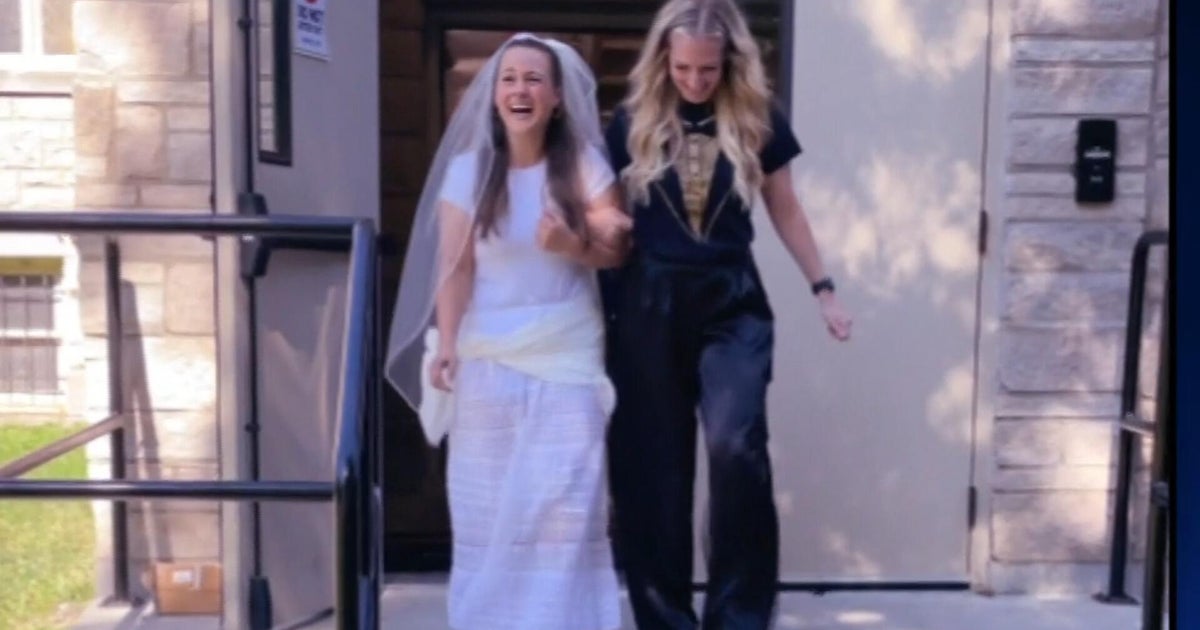 Students, staff put on surprise wedding for beloved principal at her New York school