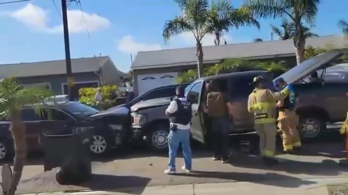 Federal officers injured during operation in Clairemont, ICE says – NBC 7 San Diego