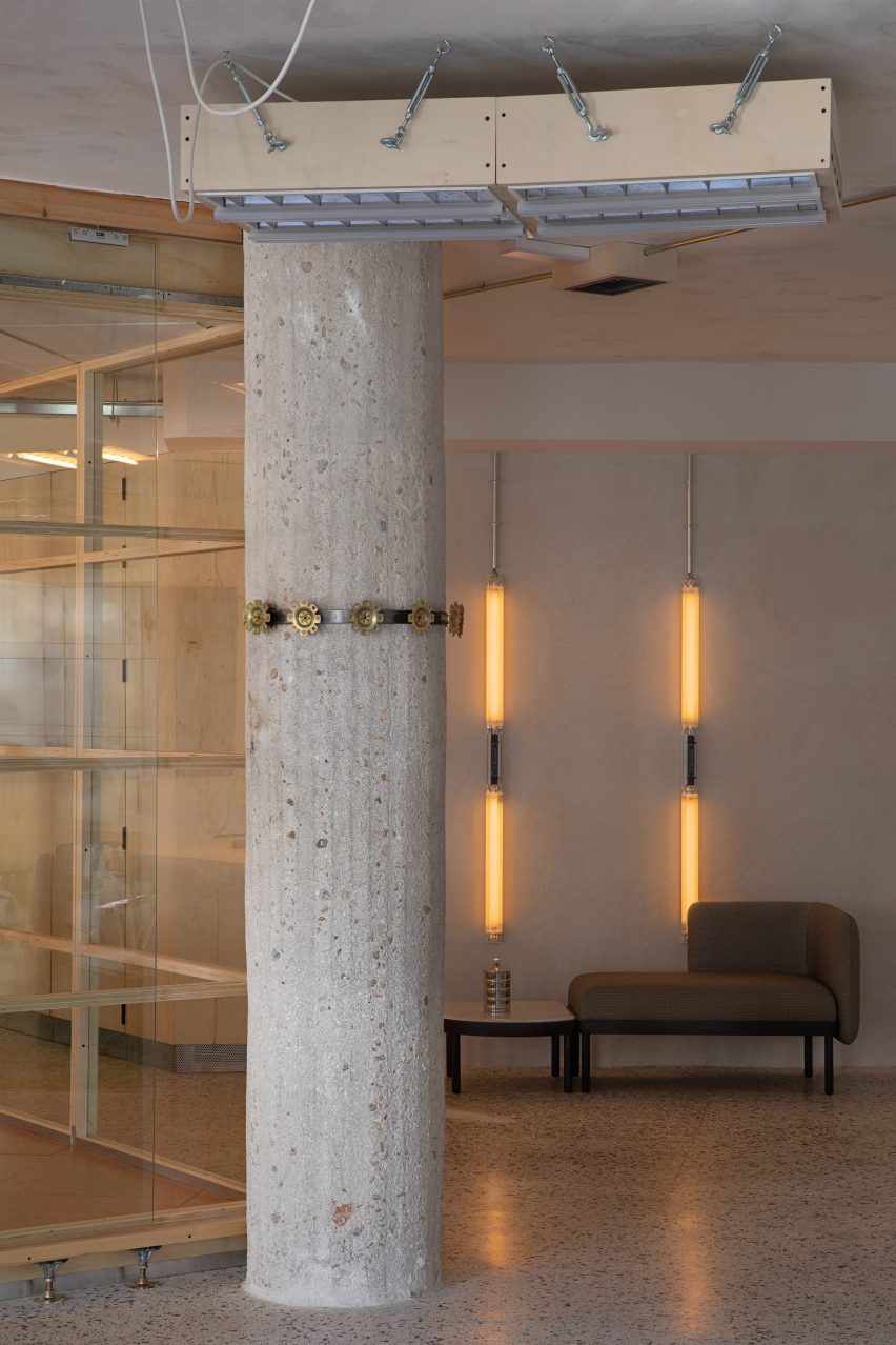 Concrete column in CoLab showroom by Lucas Muñoz for Sancal