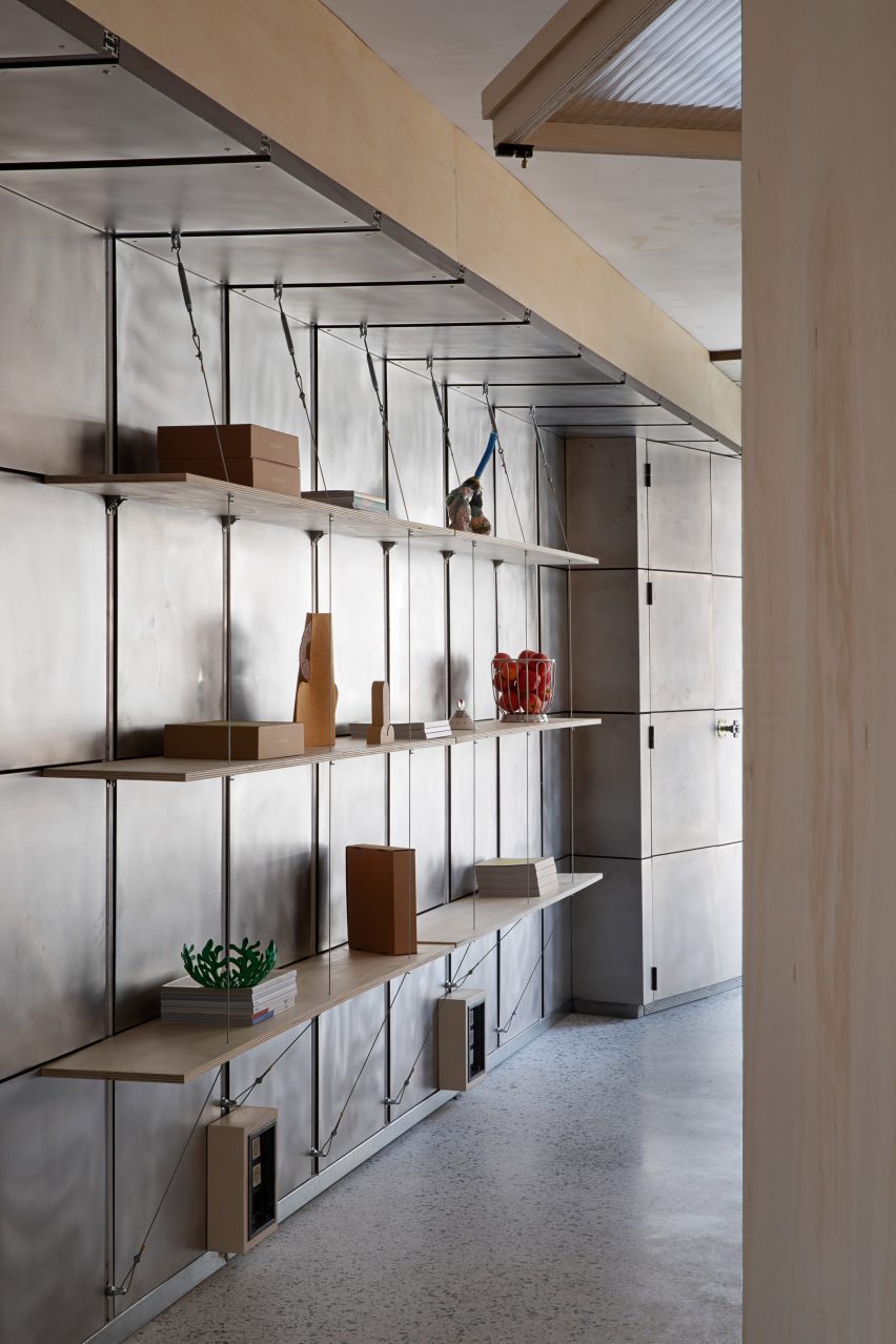 Wall panels made from old aluminium floor plates